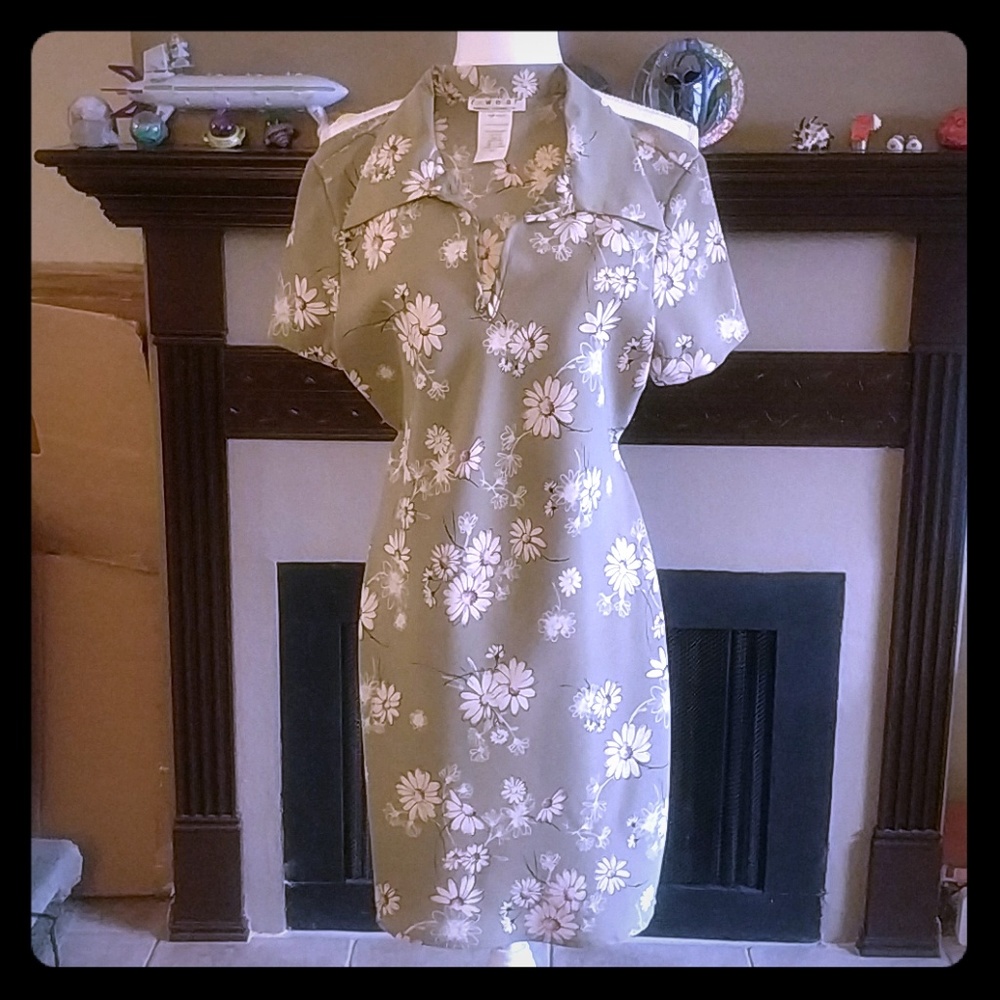 Rampage Clothing Green Floral Dress 3